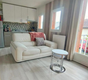 Maison avec sous sol indépendant et parking à 2km de Versailles